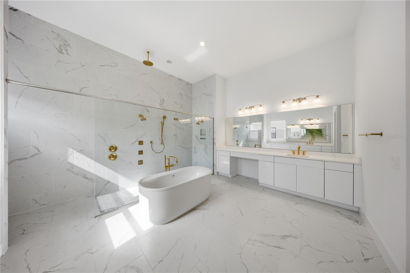 LAUREL POINTE PH 2 - Residential