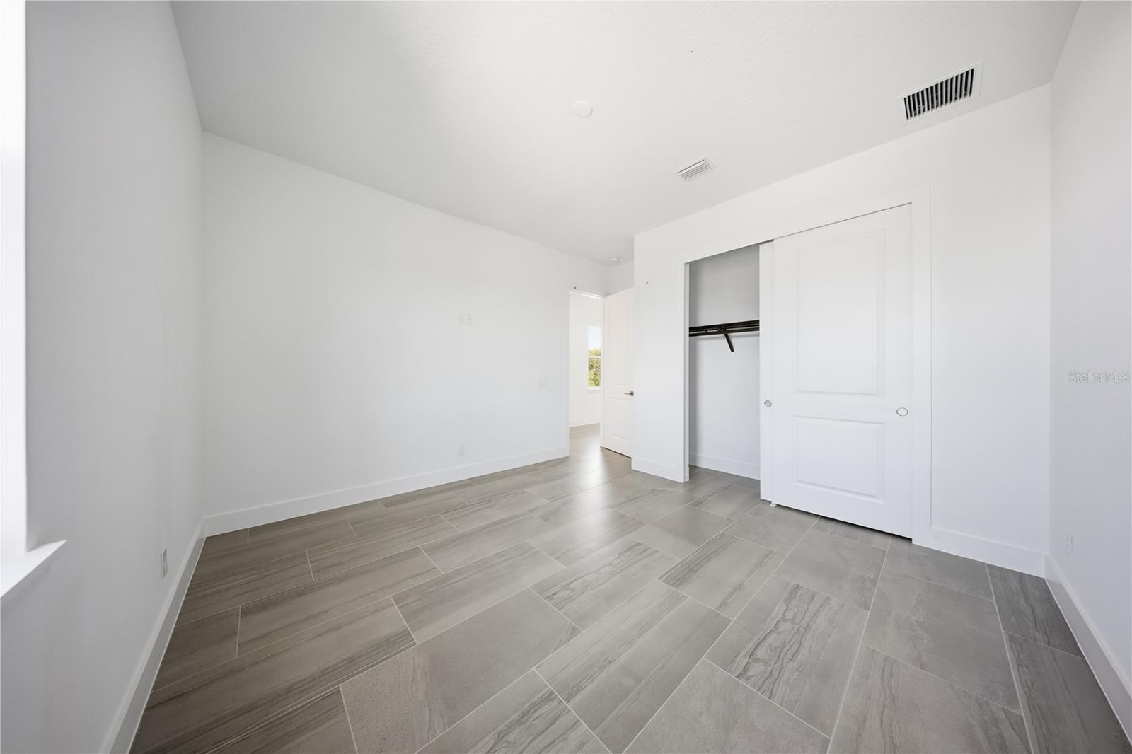 LAUREL POINTE PH 2 - Residential