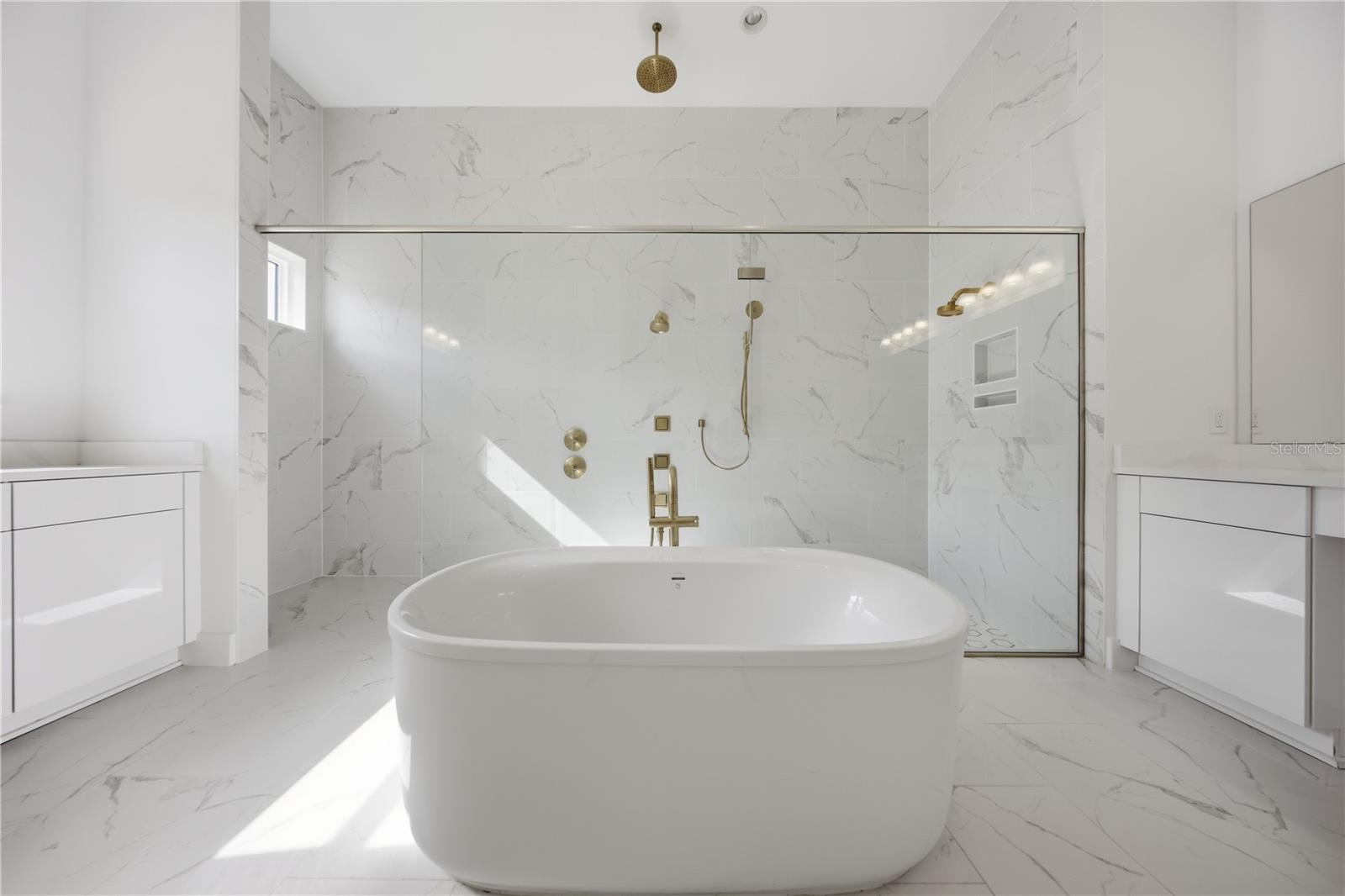 LAUREL POINTE PH 2 - Residential