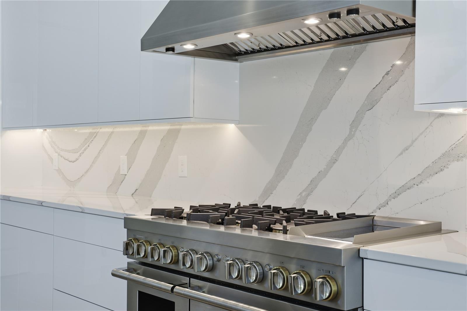 LAUREL POINTE PH 2 - Residential