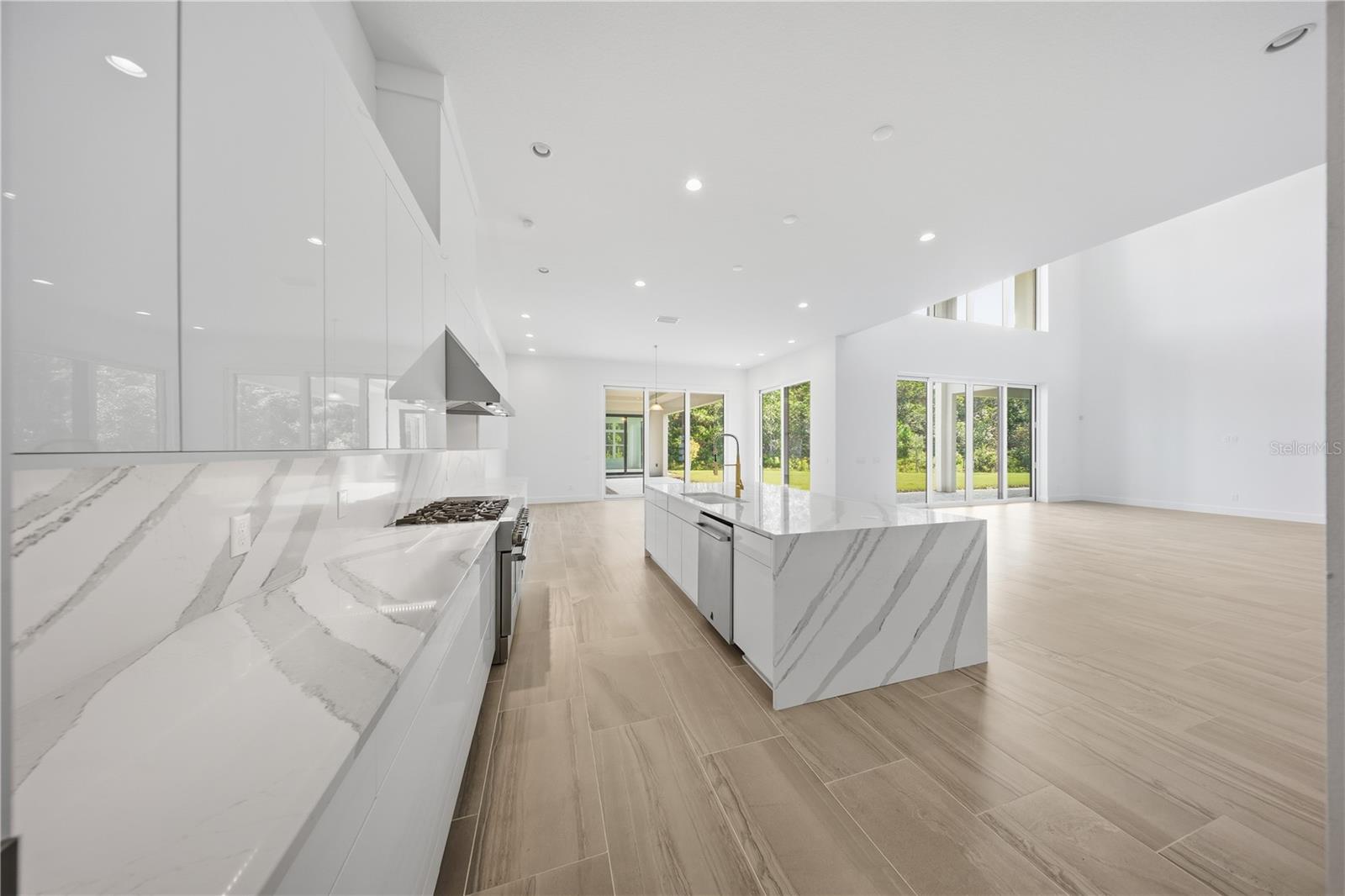 LAUREL POINTE PH 2 - Residential