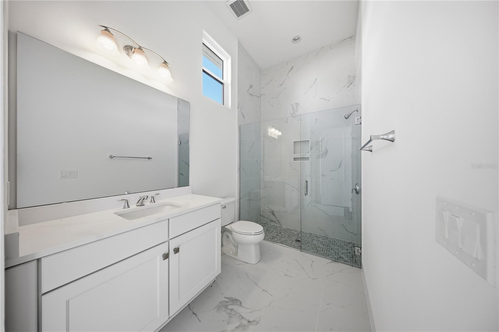 LAUREL POINTE PH 2 - Residential