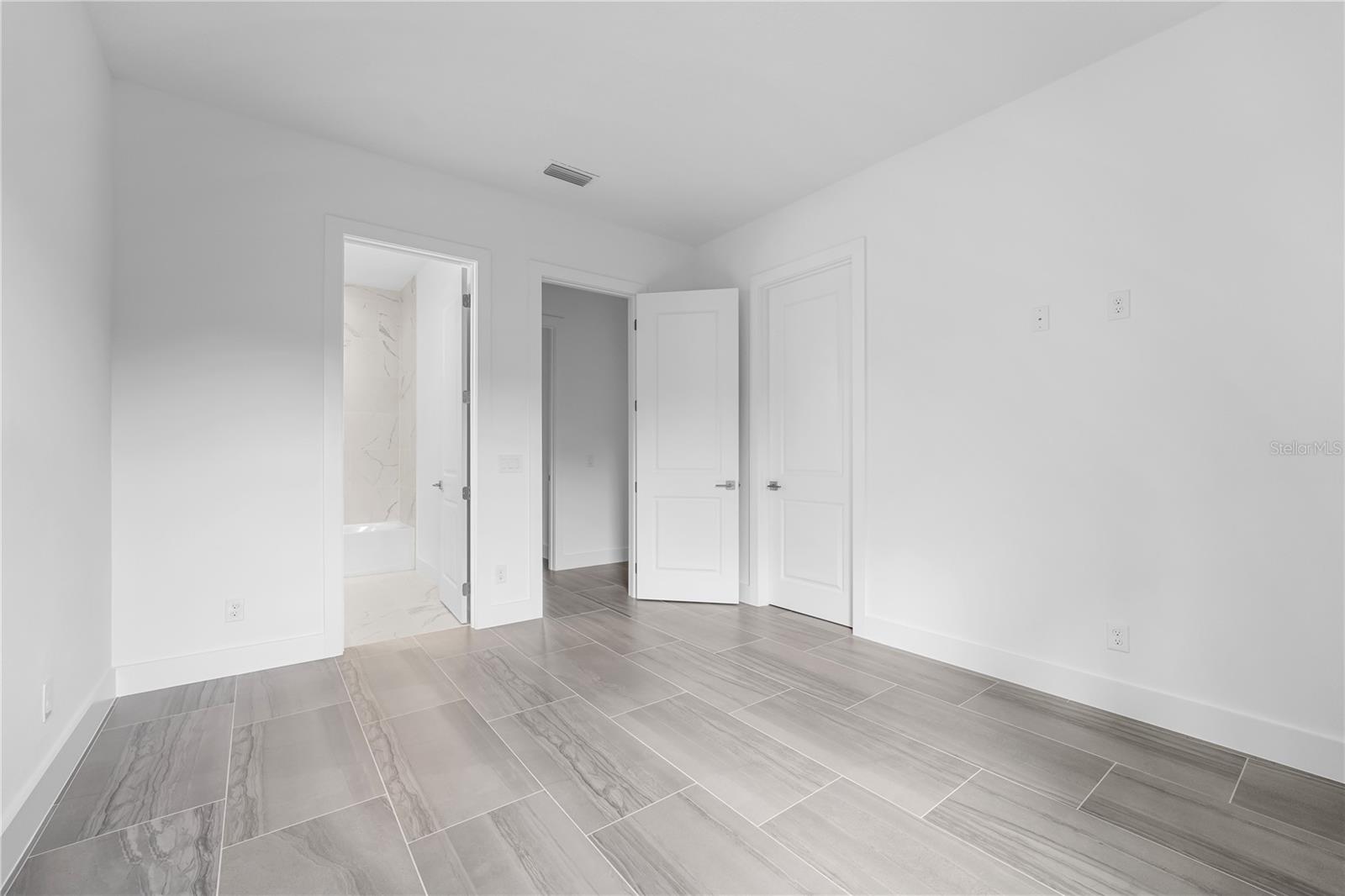 LAUREL POINTE PH 2 - Residential