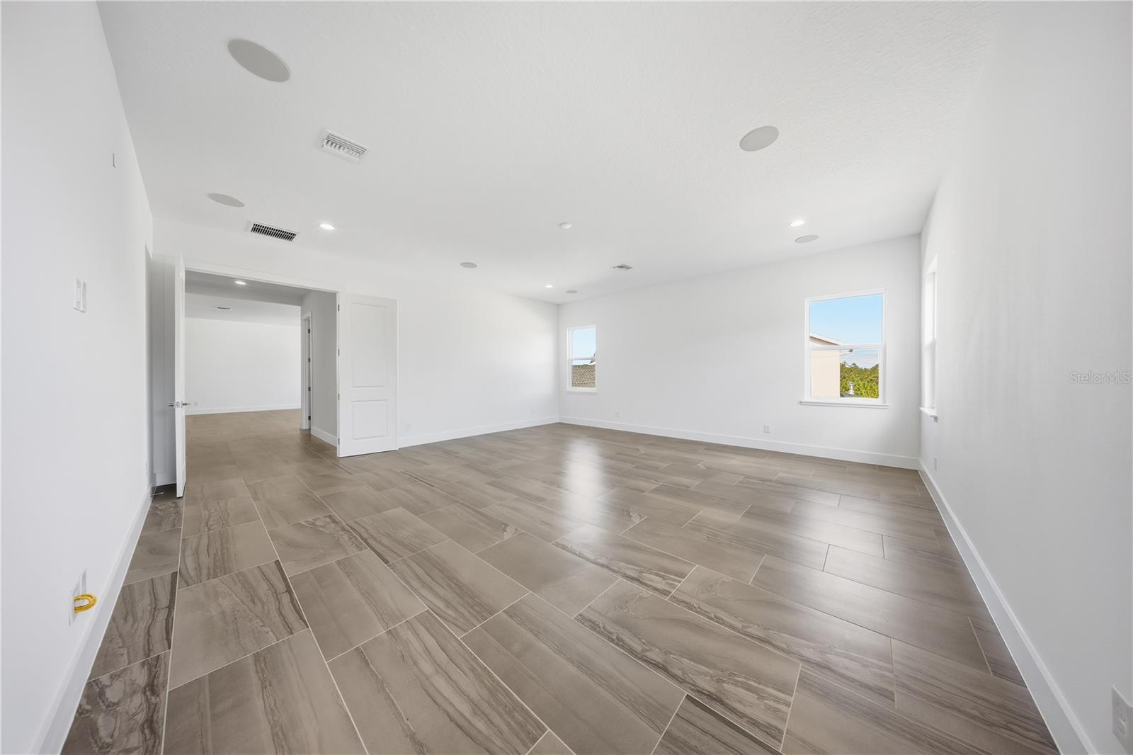 LAUREL POINTE PH 2 - Residential