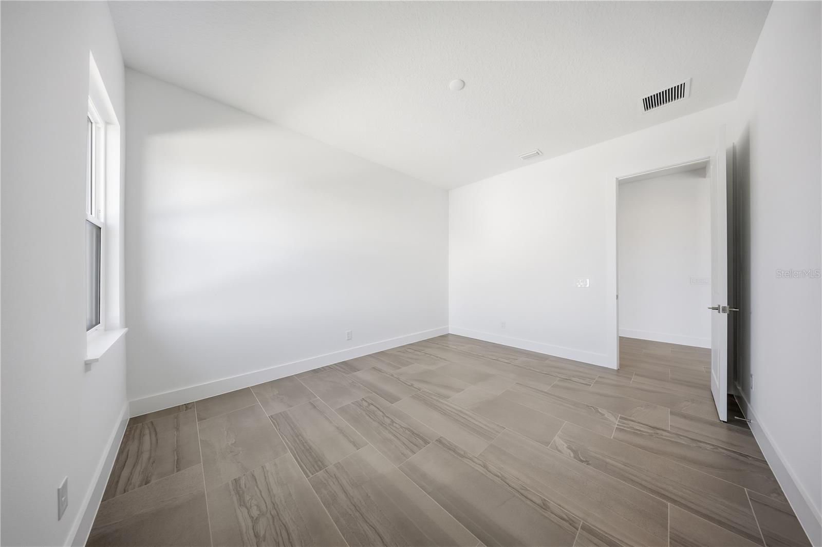 LAUREL POINTE PH 2 - Residential