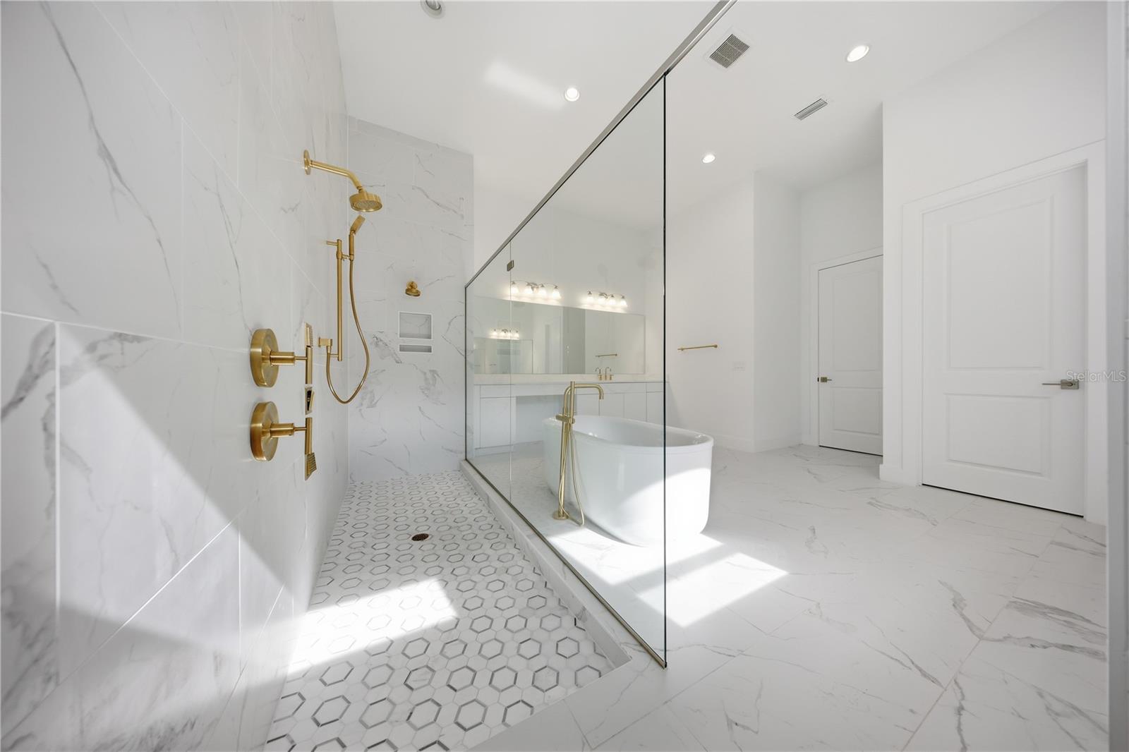 LAUREL POINTE PH 2 - Residential