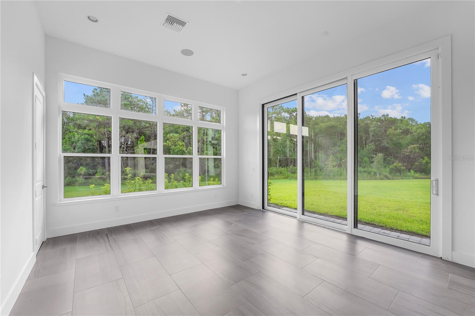 LAUREL POINTE PH 2 - Residential