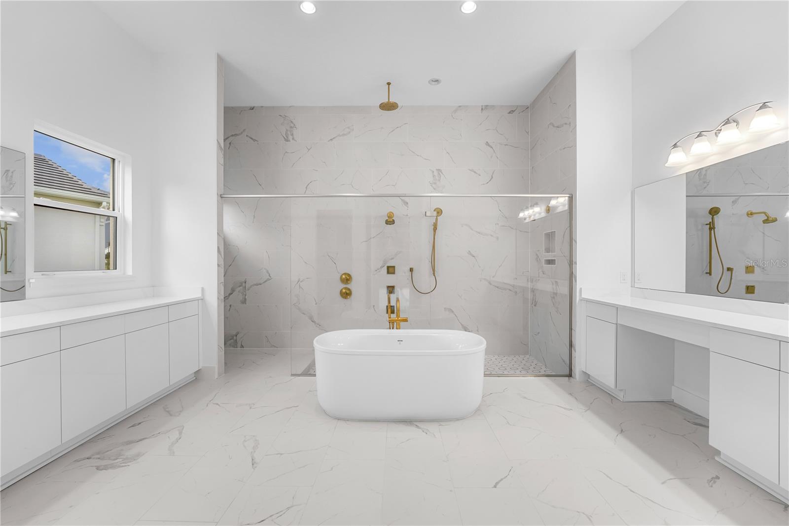 LAUREL POINTE PH 2 - Residential
