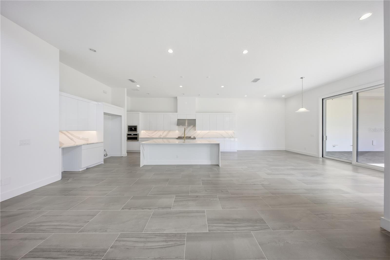 LAUREL POINTE PH 2 - Residential