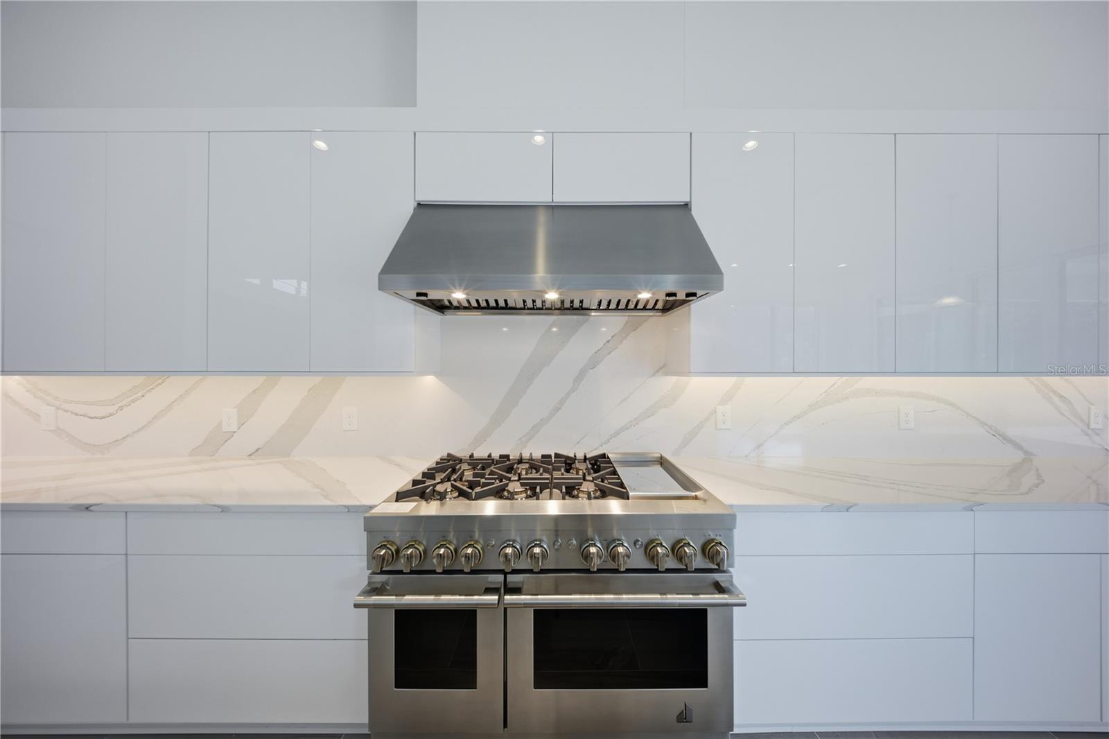 LAUREL POINTE PH 2 - Residential