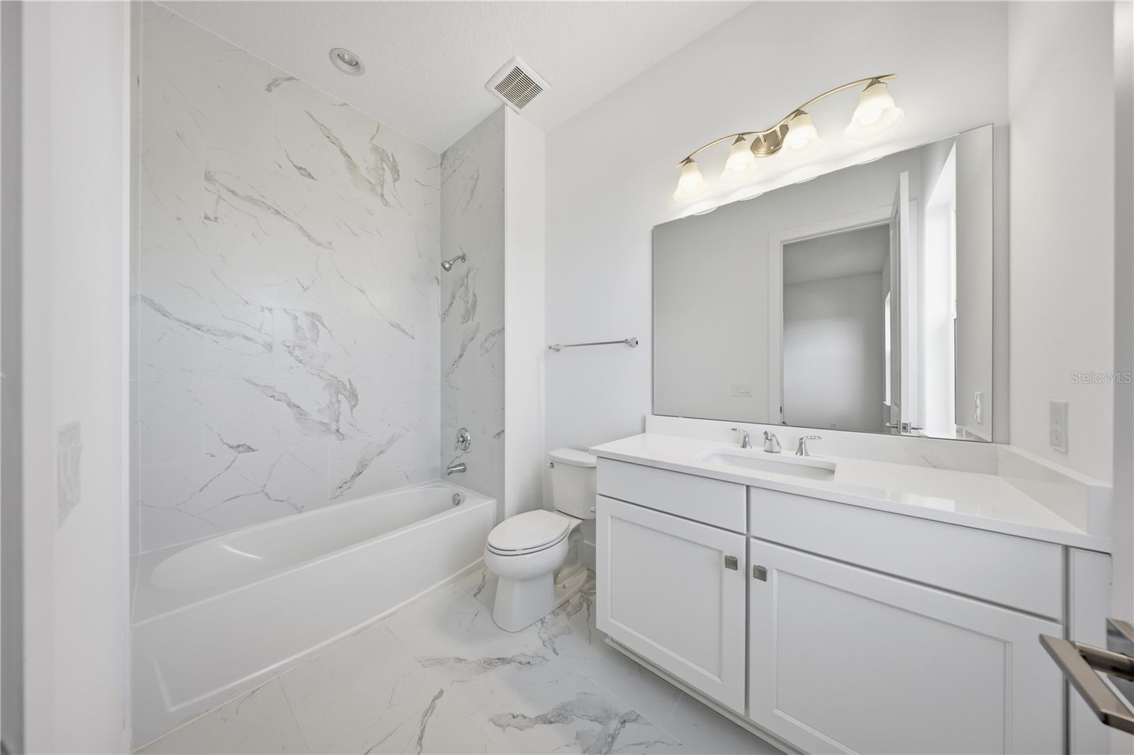 LAUREL POINTE PH 2 - Residential