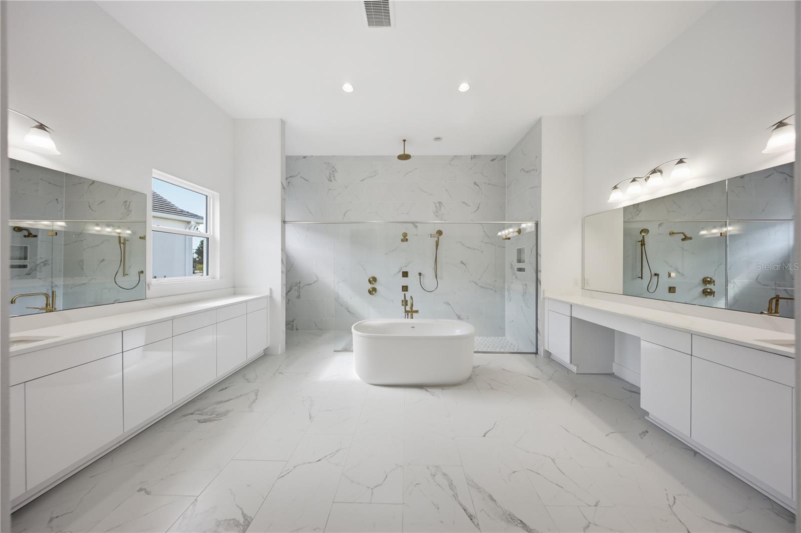 LAUREL POINTE PH 2 - Residential