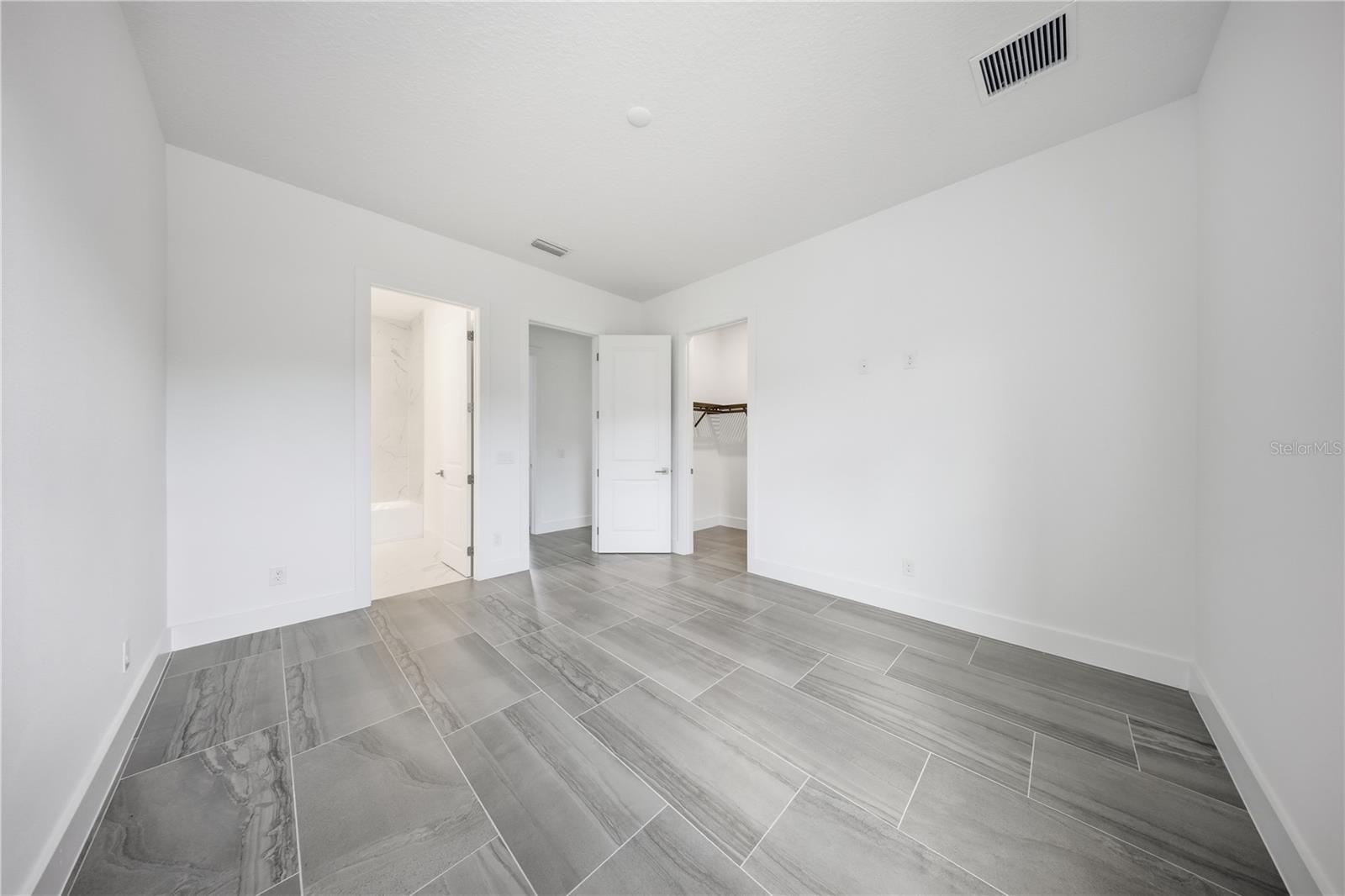 LAUREL POINTE PH 2 - Residential