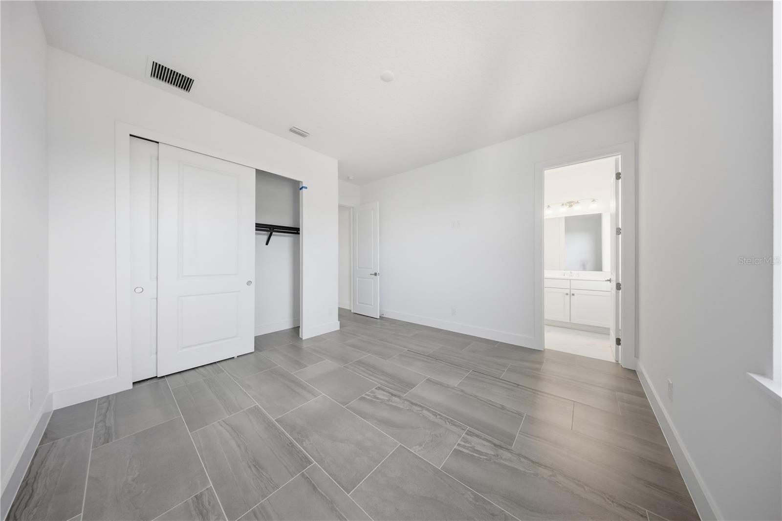 LAUREL POINTE PH 2 - Residential