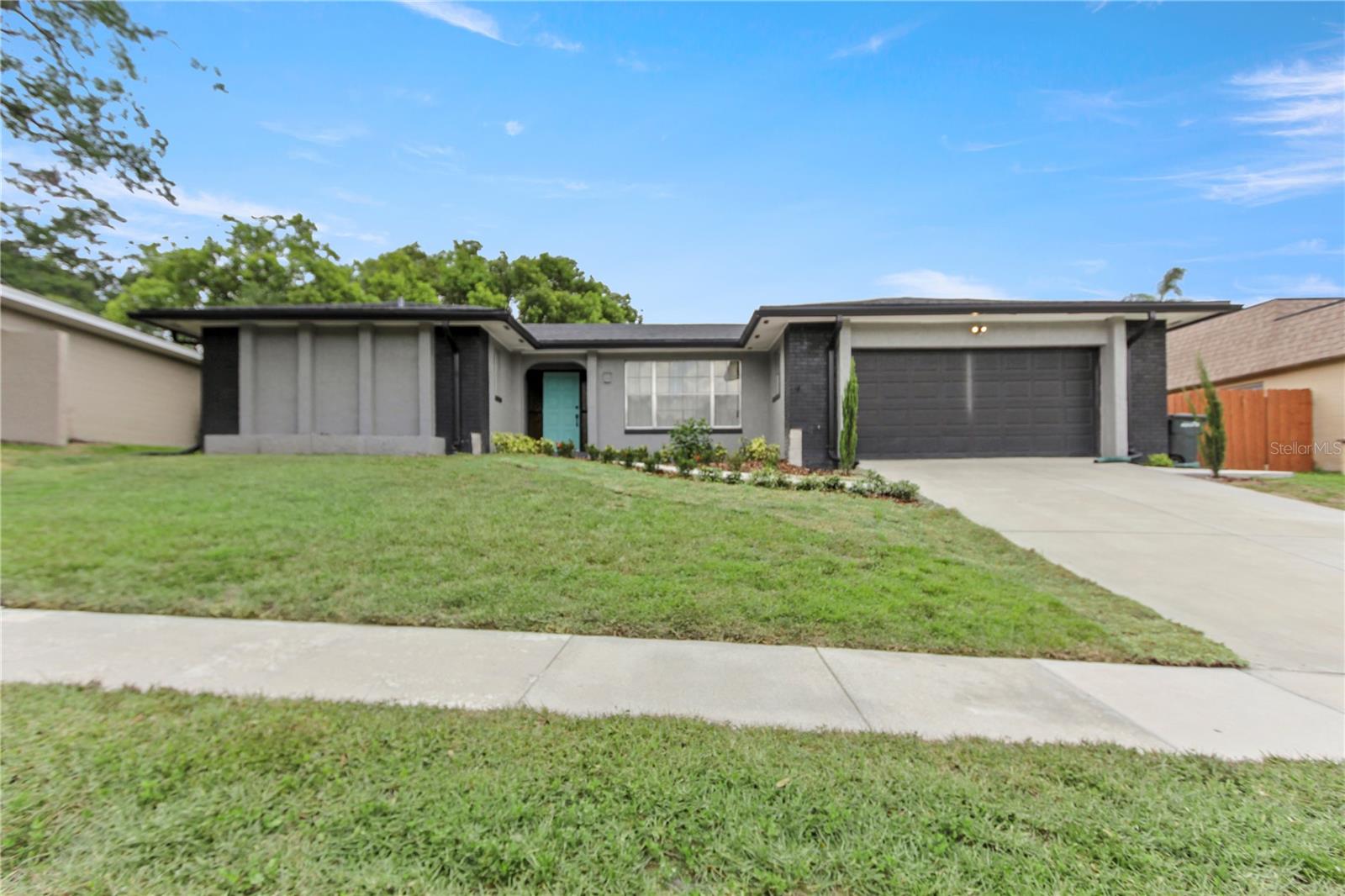 607 GREEN BRIAR BOULEVARD