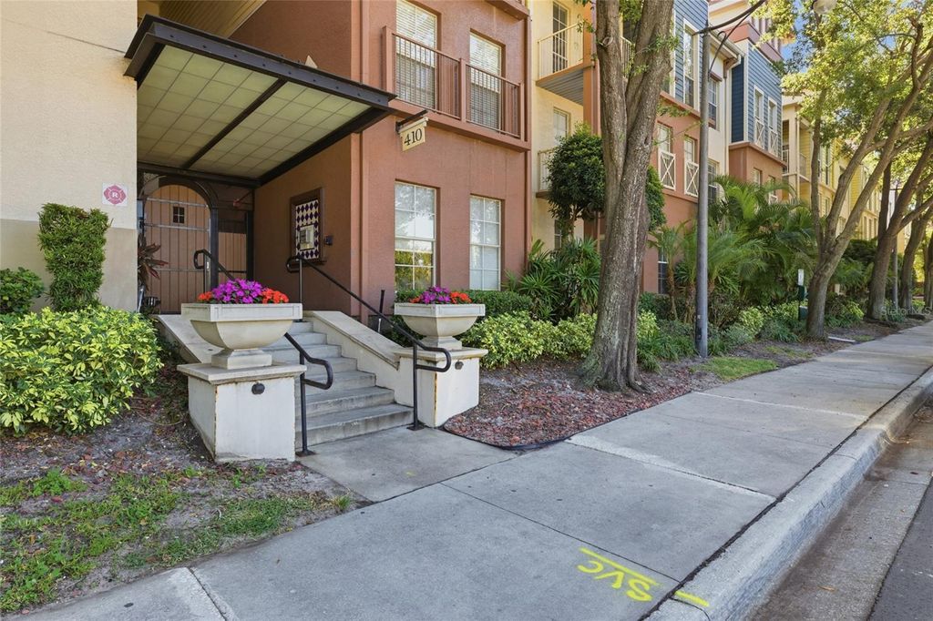 Photo of 410 S Armenia Avenue #926, Tampa, FL 33609 (MLS # TB8446140)
