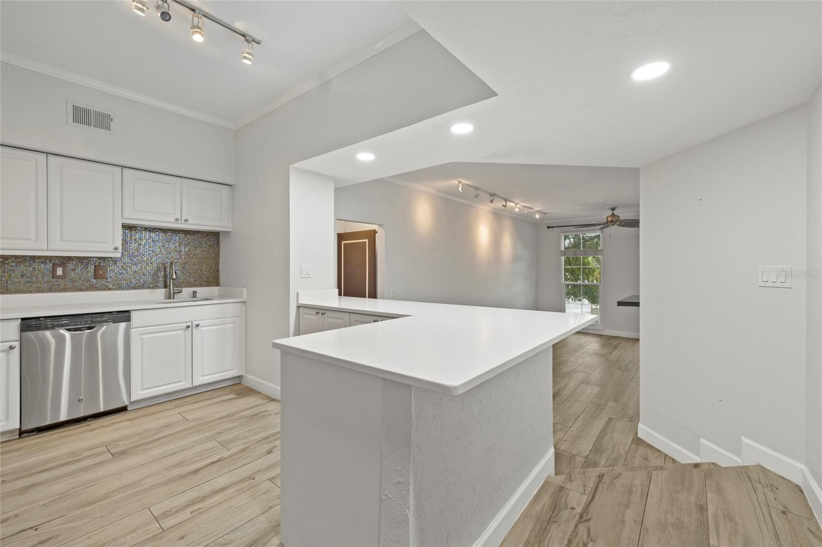 410 S ARMENIA AVENUE 926