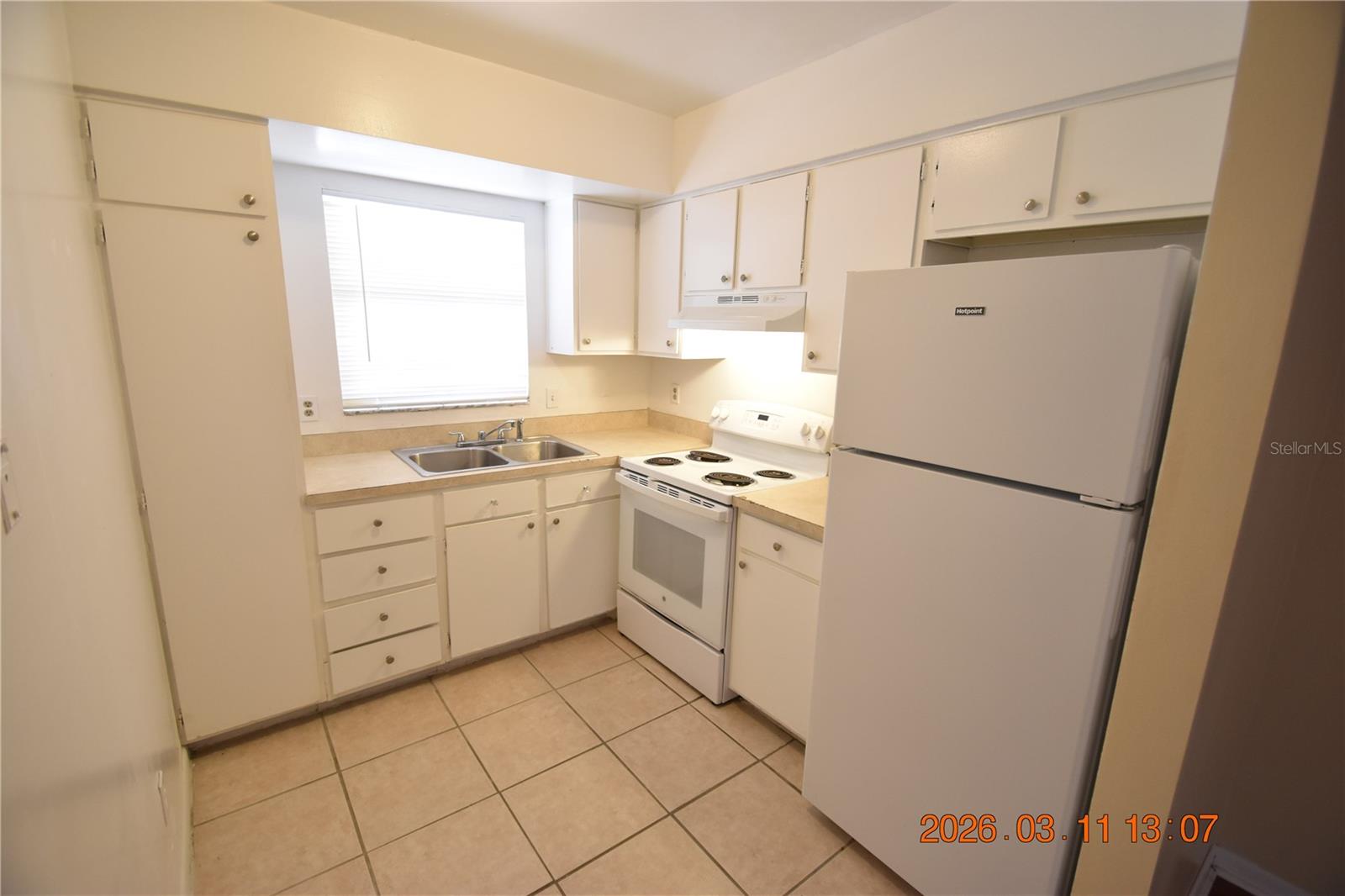 GOLDEN GATE CONDO - Residential Lease