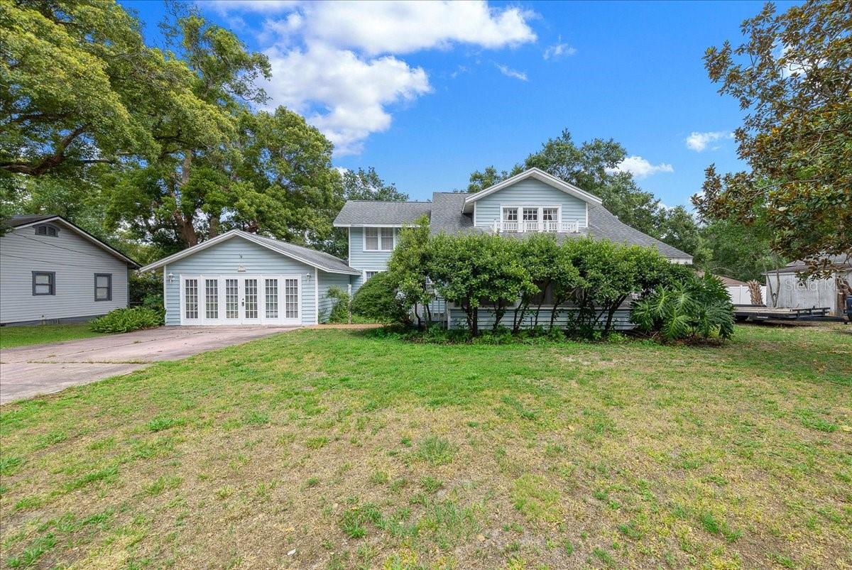 LAKESIDE HOMES - Residential