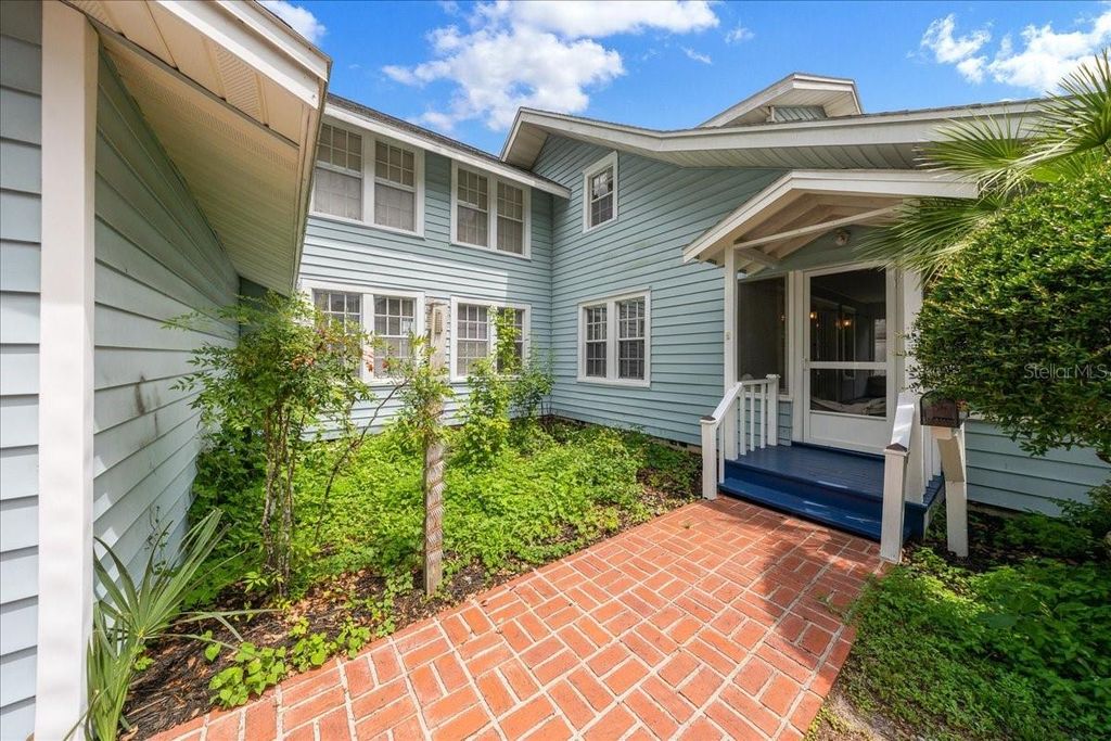 Photo of 319 Carnation Court, Apopka, FL 32703 (MLS # OM725842)