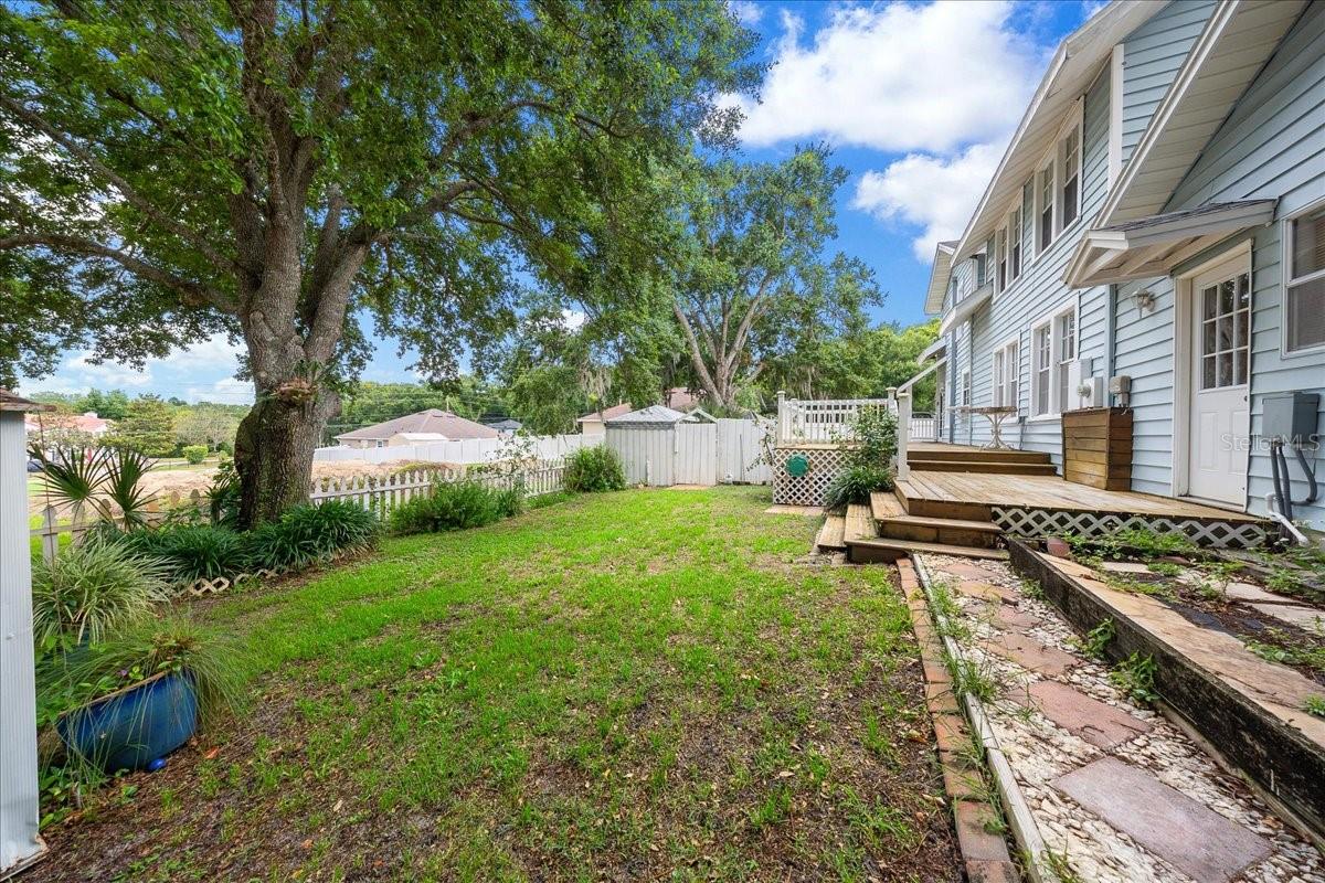 LAKESIDE HOMES - Residential