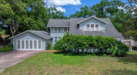 Photo of 319 Carnation Court, Apopka, FL 32703 (MLS # OM725842)
