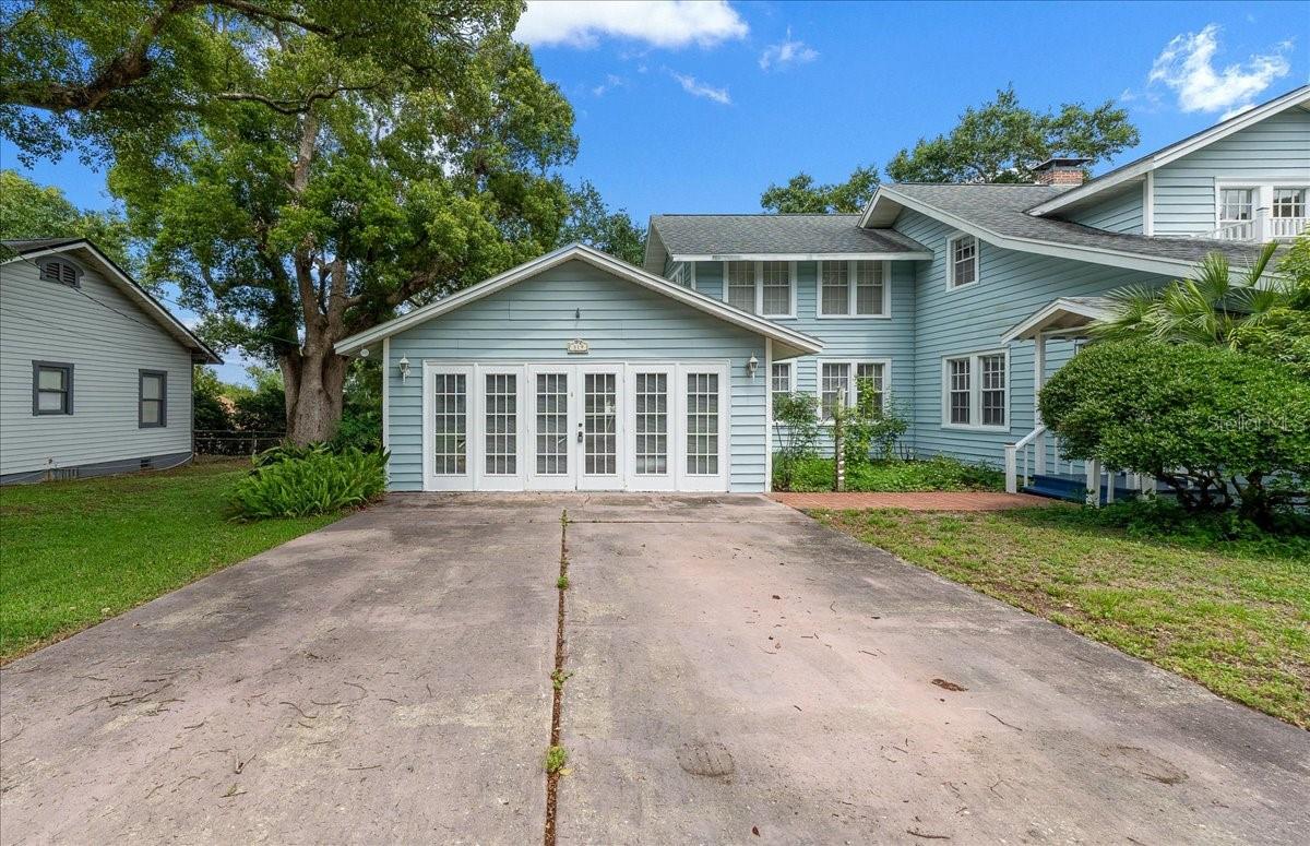 LAKESIDE HOMES - Residential