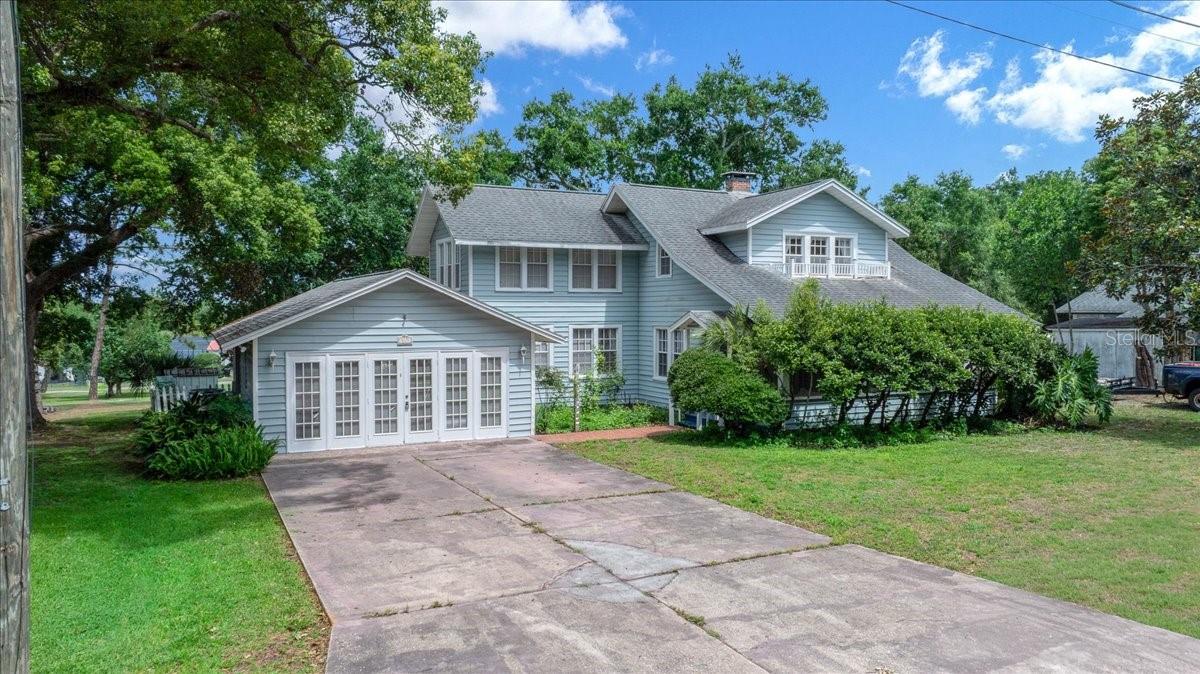 LAKESIDE HOMES - Residential