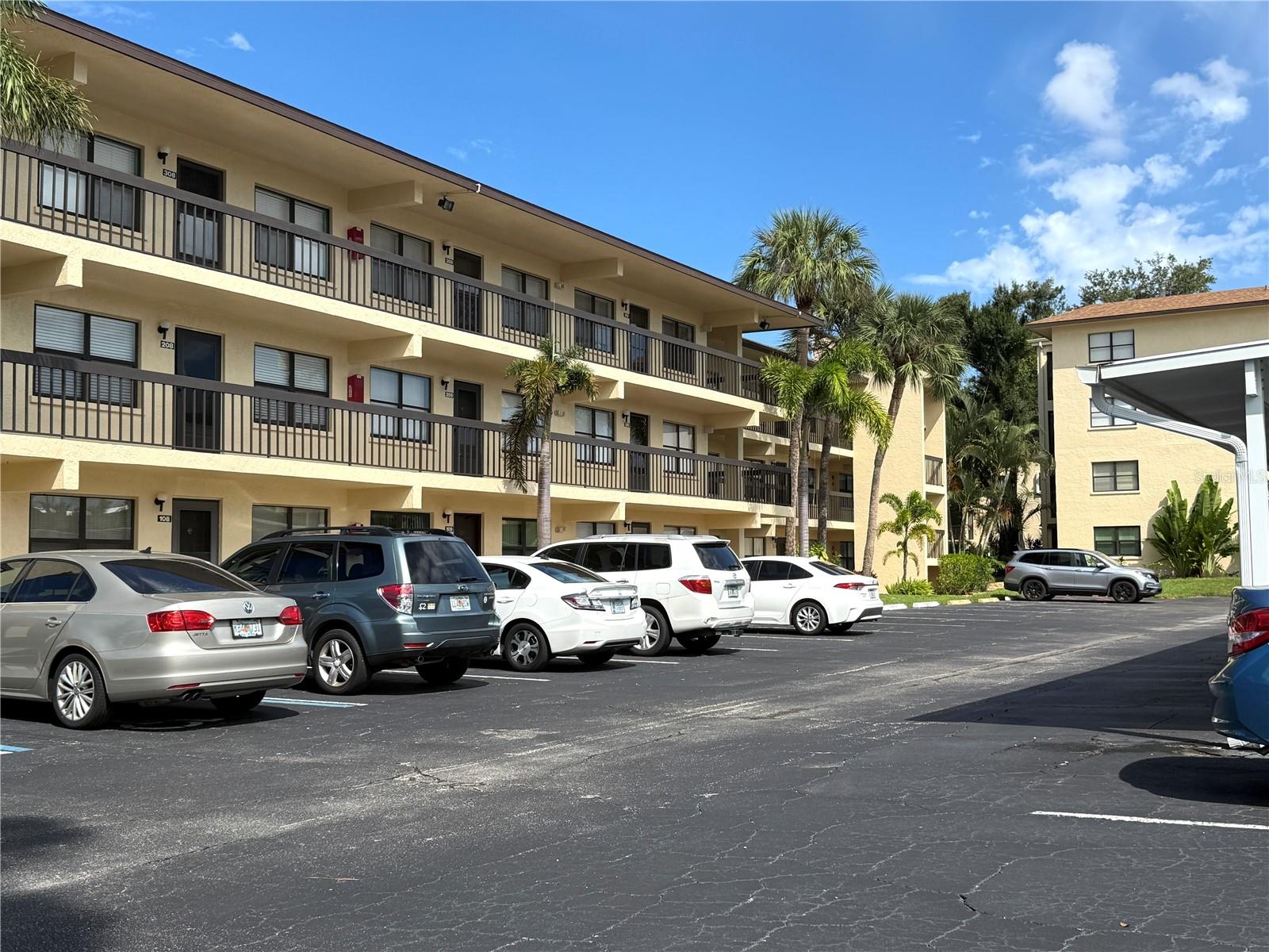 305 30TH AVENUE W A312, BRADENTON, FL, 34205 1 305 30TH AVENUE W A312