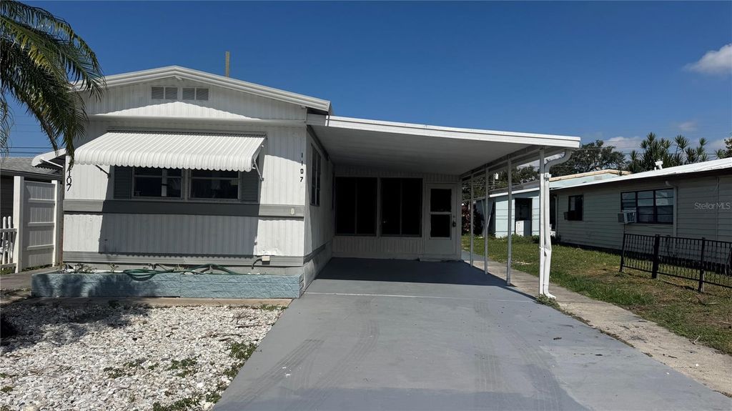 Photo of 1107 51st Avenue W, Bradenton, FL 34207 (MLS # A4669687)