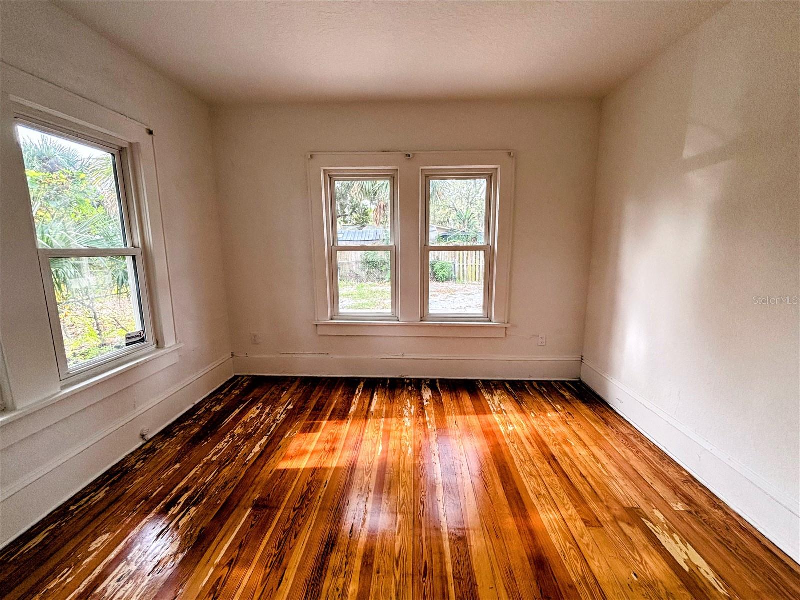 CONNORS NEW SMYRNA - Commercial Sale