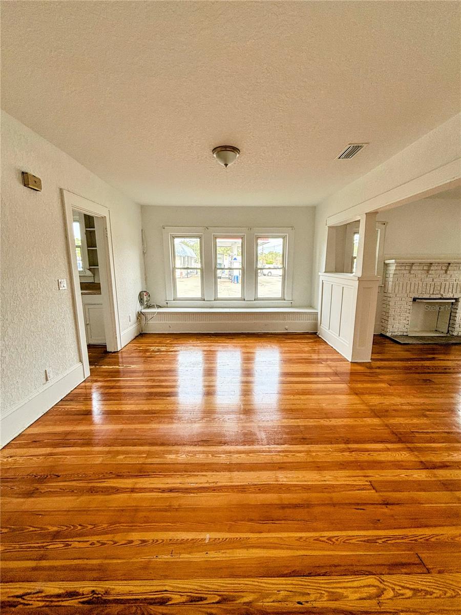 CONNORS NEW SMYRNA - Commercial Sale