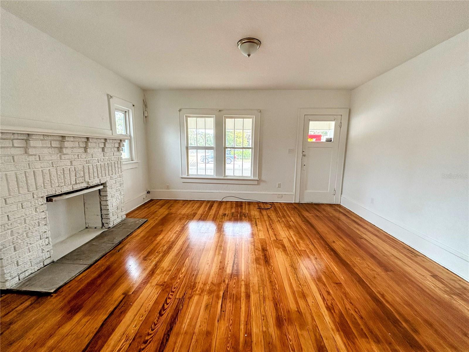 CONNORS NEW SMYRNA - Commercial Sale