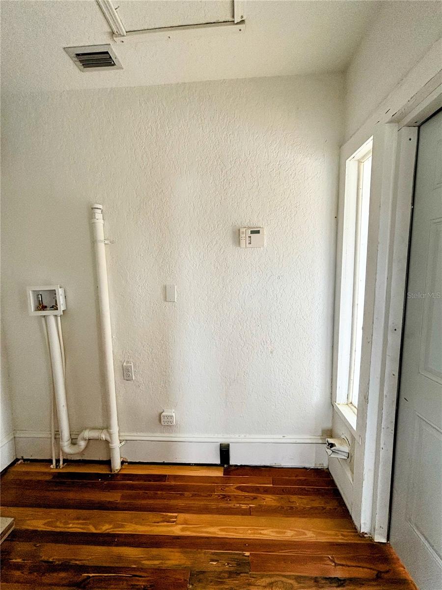 CONNORS NEW SMYRNA - Commercial Sale