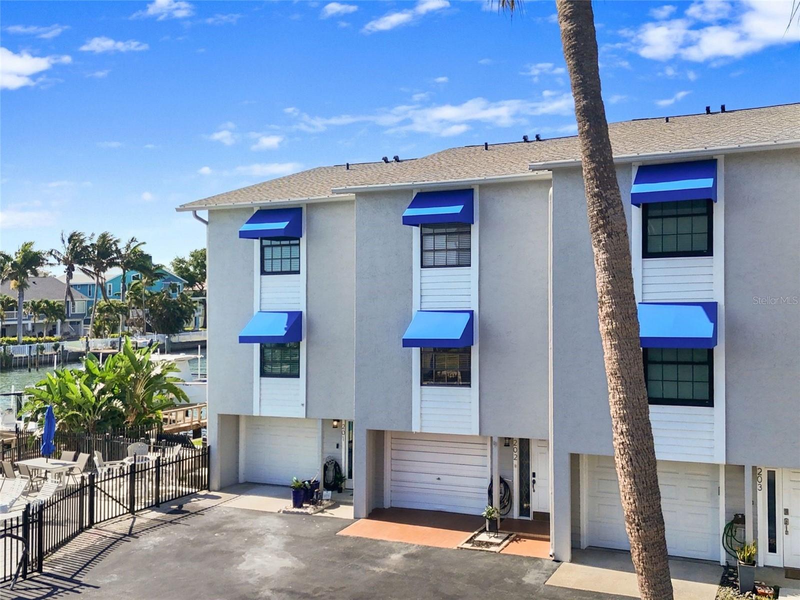 745 PINELLAS BAYWAY S 202