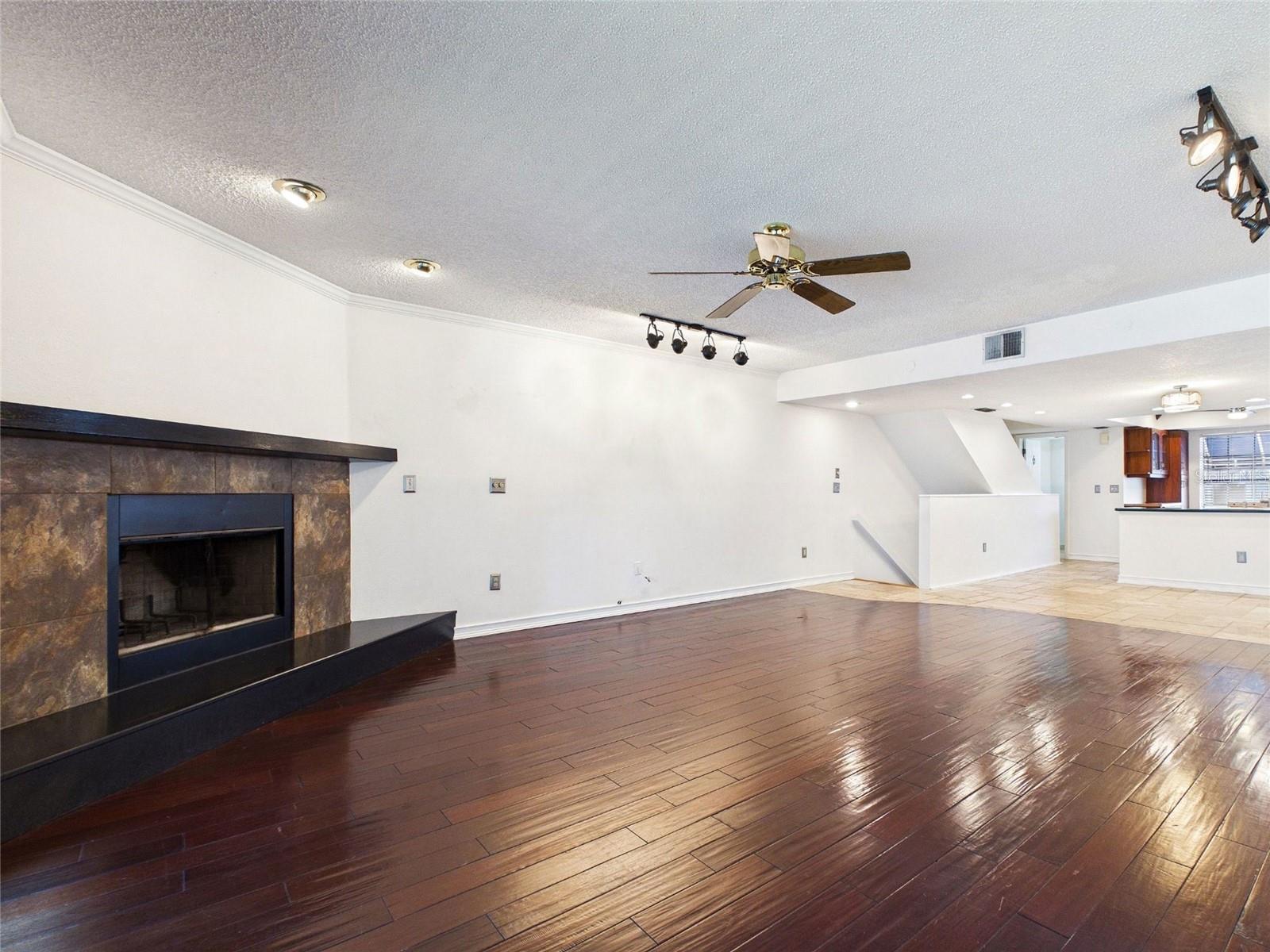 745 PINELLAS BAYWAY S 202