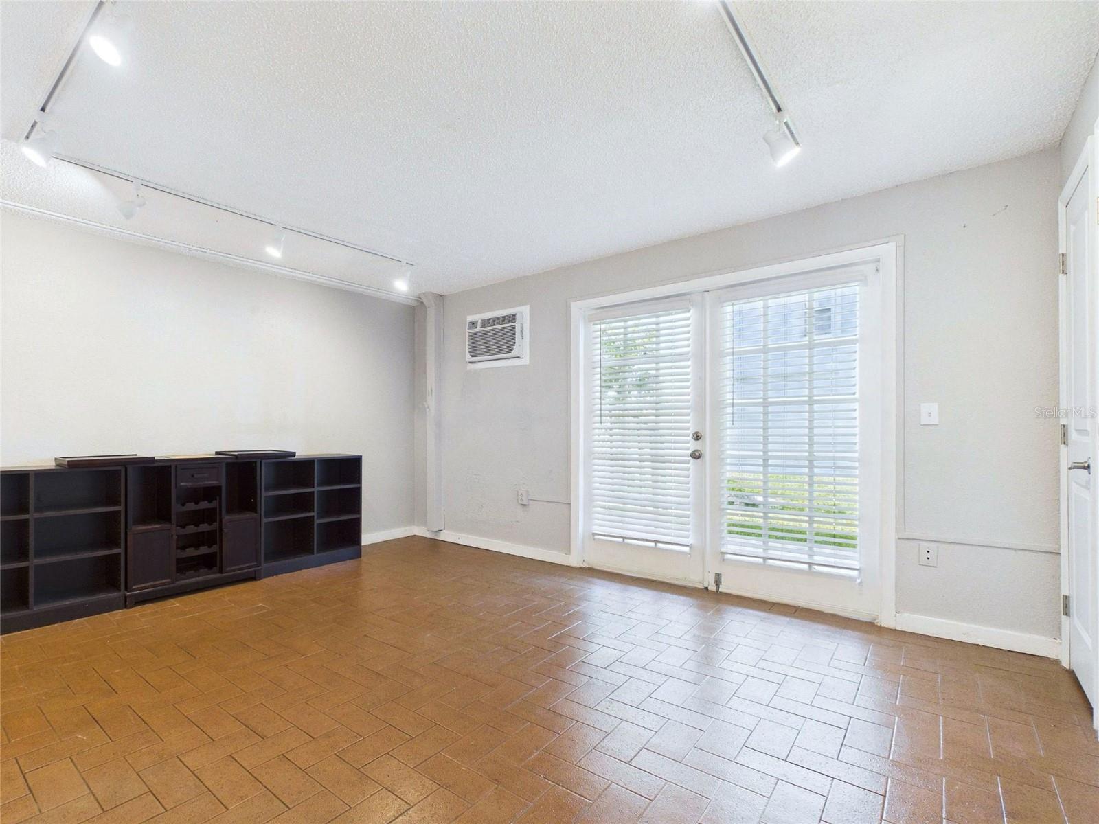 BAYWAY CONDO PH ONE - Residential