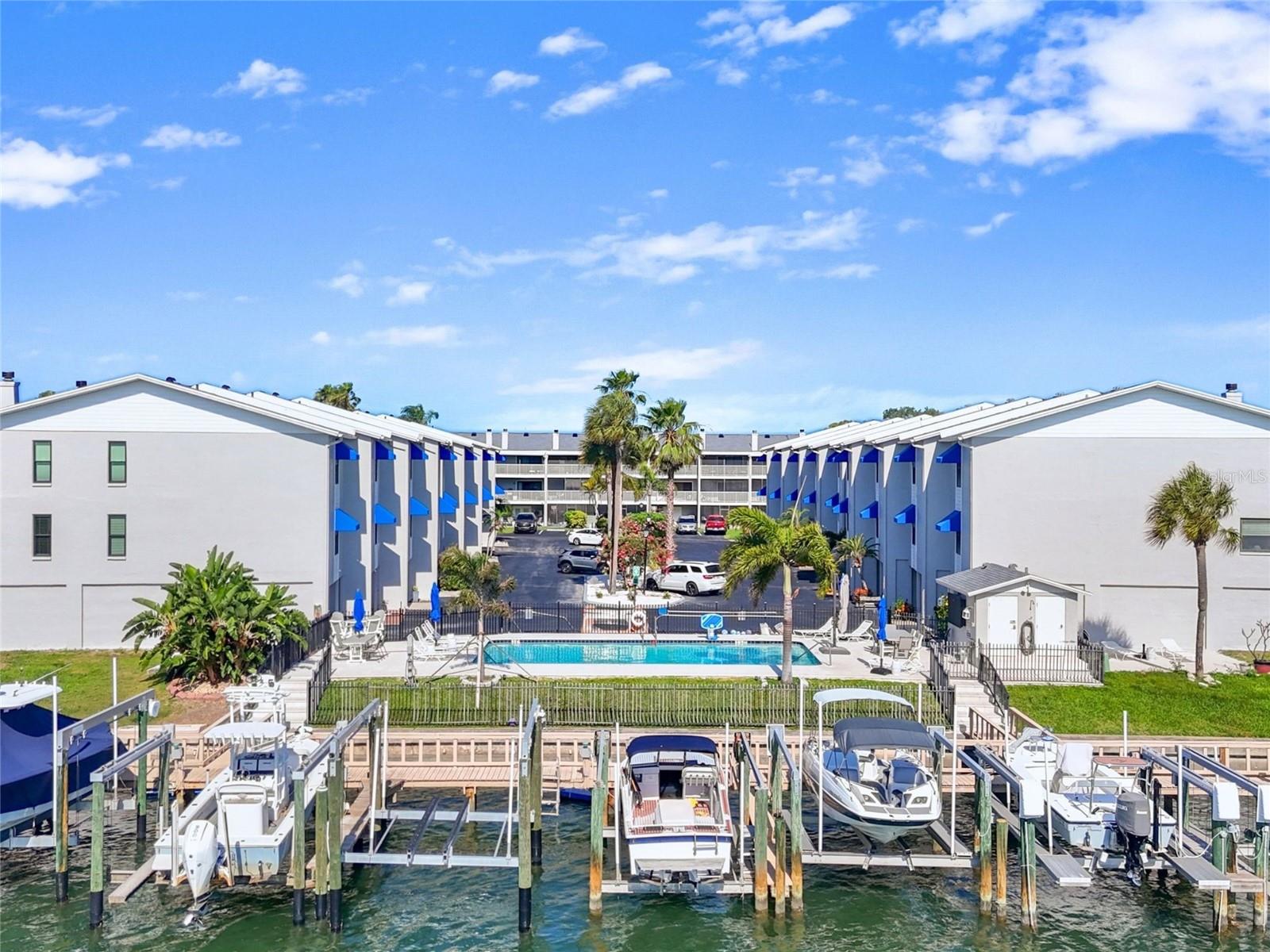 BAYWAY CONDO PH ONE - Residential
