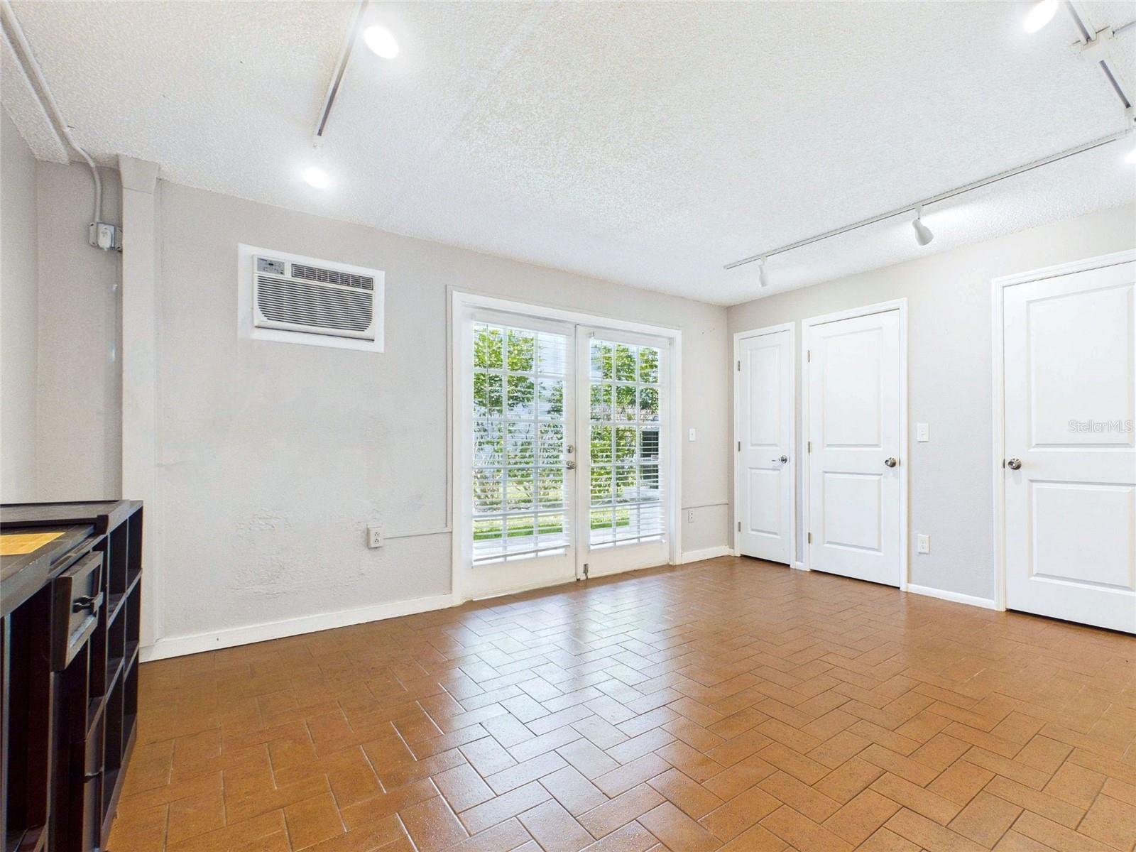 BAYWAY CONDO PH ONE - Residential