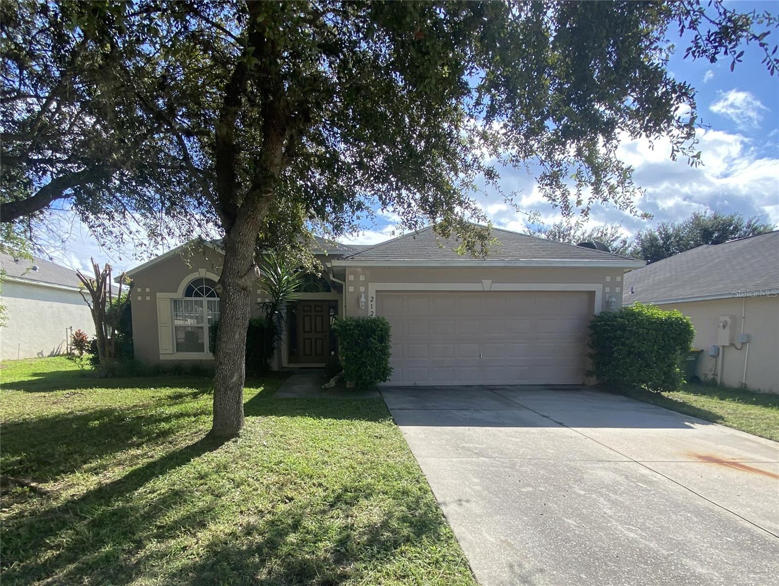 The property is Currently Occupied and will only be shown to Approved Applicants (To see occupied properties, tenants are required to fill out an application in advance)
This Beautiful spacious 3/2 Located in the Overlook at Lake Griffin is a quiet community located close to 441 minutes from local shopping and dining and public boat ramp.
*Visit our website for online application and qualifications
*Looking to build your credit while renting? Look no further we provide credit reporting for all leases. Give us a call or see our website for more details
*NO PETS
*Recently renovated
*Newly Paint
*Laminate plank flooring
*New Stainless Steel appliances
*Washer and Dryer hook up
*Open Patio
*Fully fenced back yard
*HOA fee Included in Rent
*Lawn Care By Tenant
*Seeking high quality, long term resident.