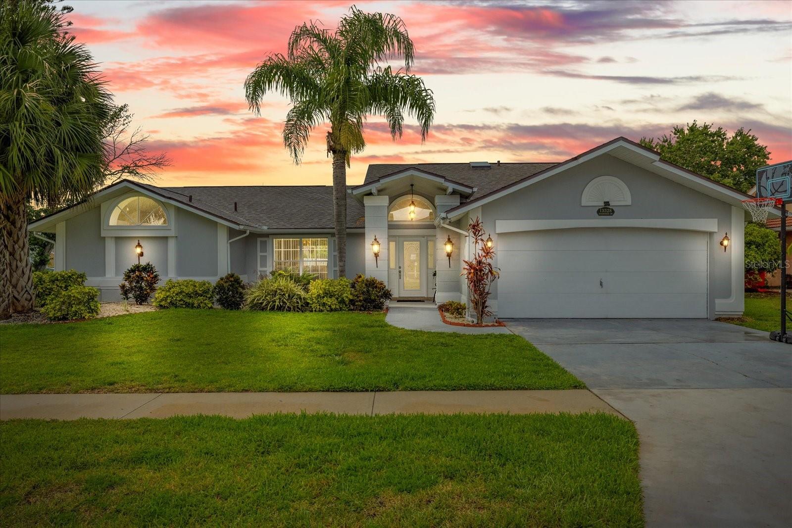 13528 WOODSIDE DRIVE