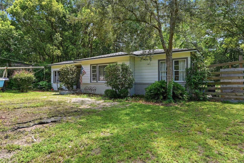 Photo of 1019 NW 25th Avenue, Gainesville, FL 32609 (MLS # GC542894)