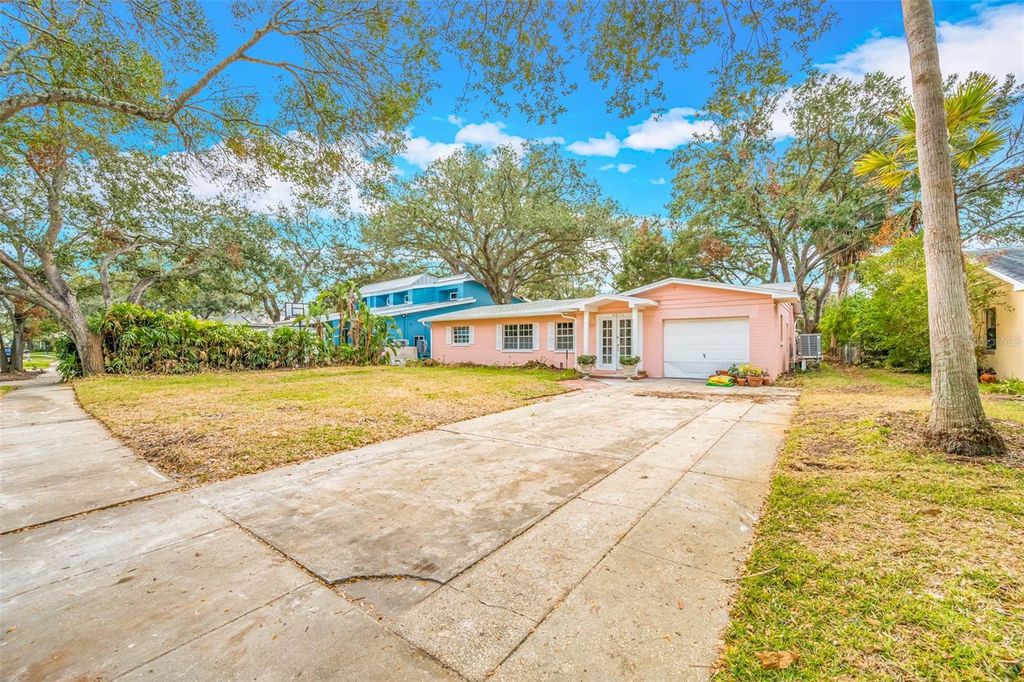 Photo of 4636 W Longfellow Avenue, Tampa, FL 33629 (MLS # TB8334516)