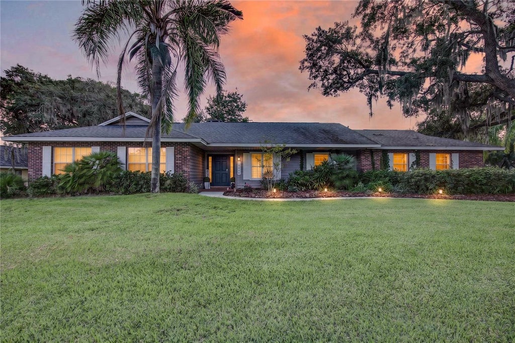 Photo of 33014 Karl Court, Leesburg, FL 34788 (MLS # O6444895)