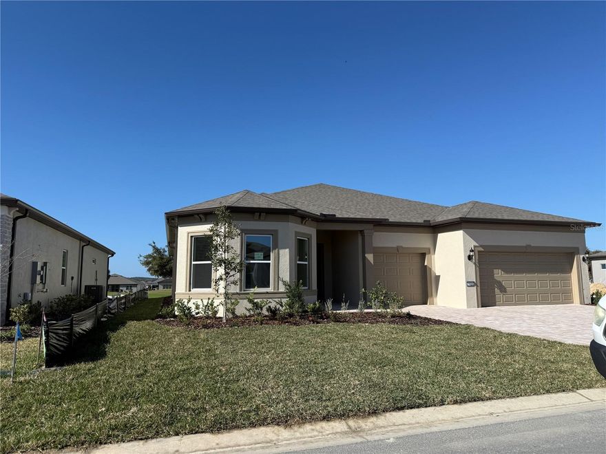Beautiful 3 bedroom, 3.5 bath Smart Home by Pulte at Del Webb Stone Creek. Home has a quality custom interior, professionally designed kitchen & luxurious owner's suite and baths.