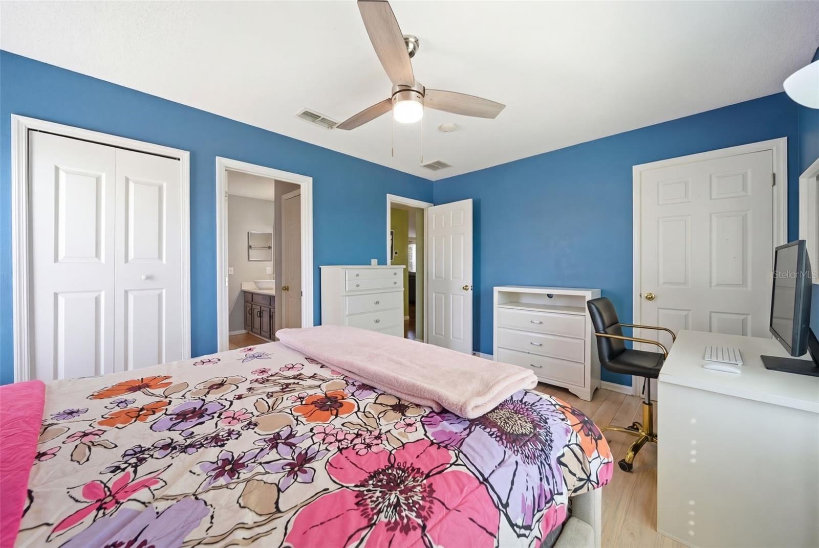 GLADES/SYLVAN LAKE PH 02 - Residential