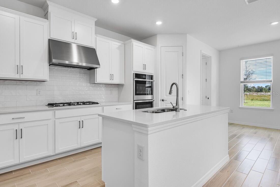 673 JUNONIA BOULEVARD