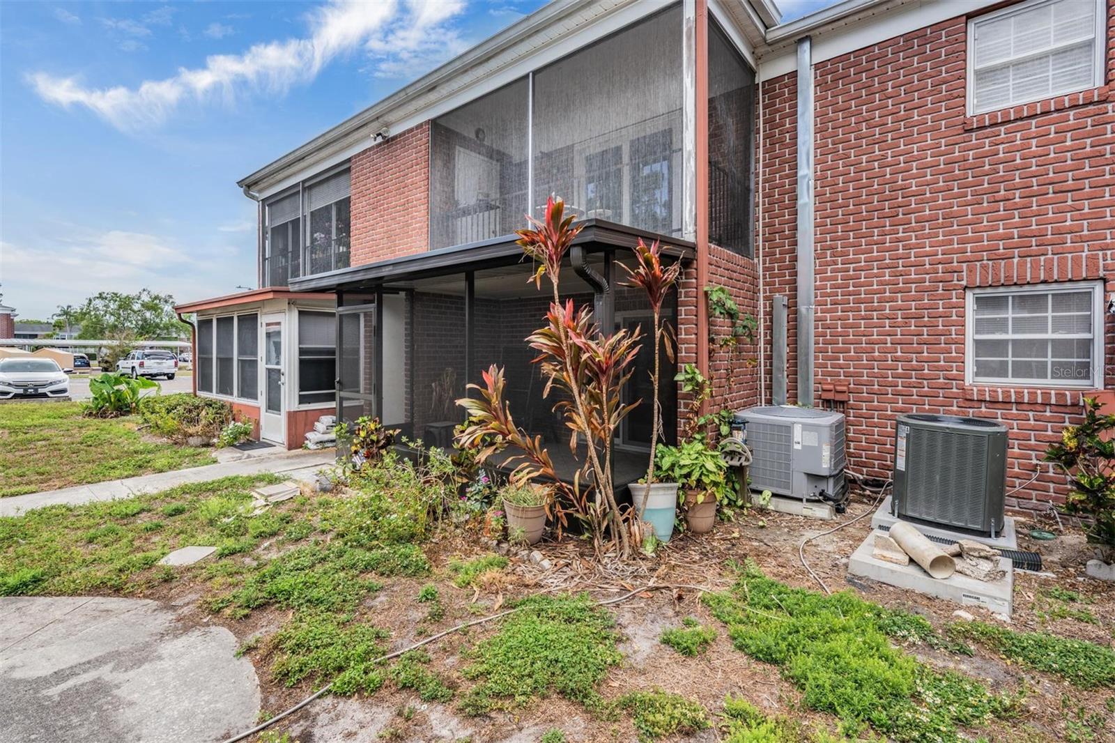 JAMESTOWN CONDO - Residential