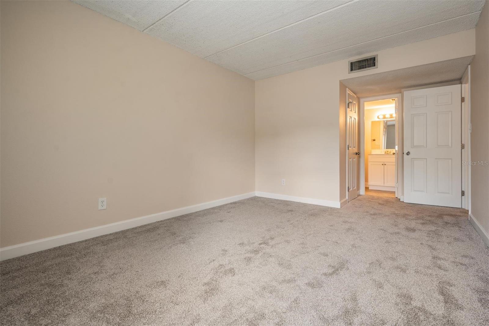 JAMESTOWN CONDO - Residential