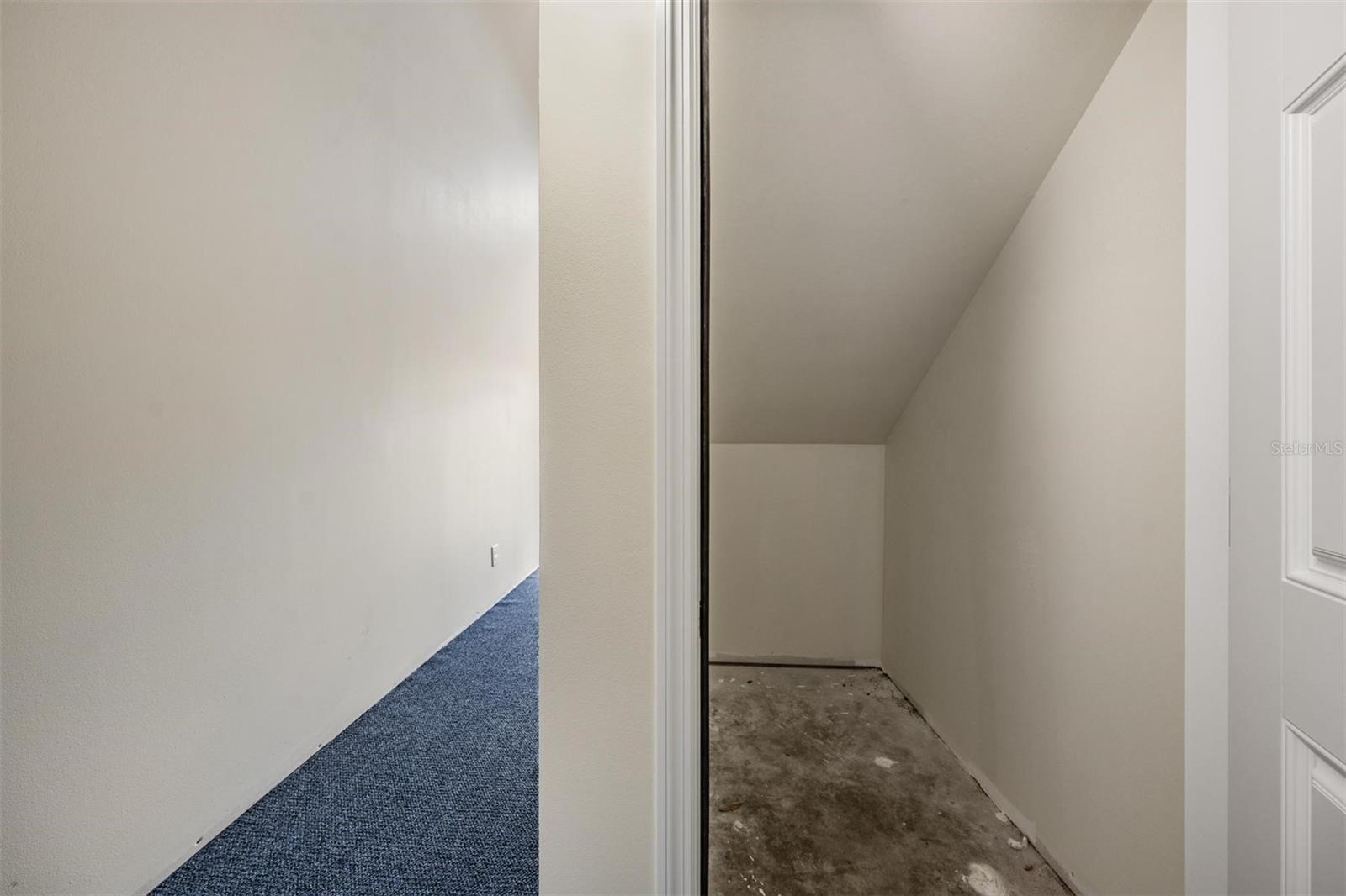 JAMESTOWN CONDO - Residential